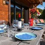 Moderne Et Cosy En Bois, Sauna, Terrasse Et Vue Montagne