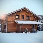 Chalet Moderne Et Cosy En Bois, Sauna, Terrasse Et Vue Montagne *